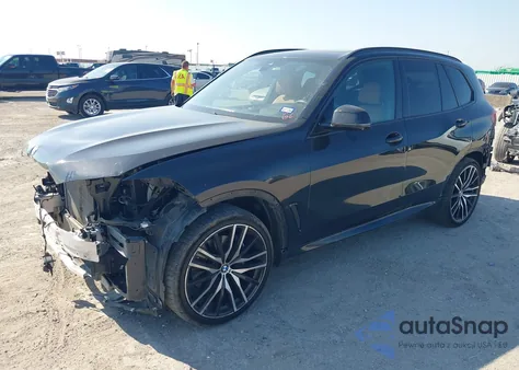 2021 BMW X5 Sdrive40I z USA, uszkodzony, nr VIN 5UXCR4C06M9F15884